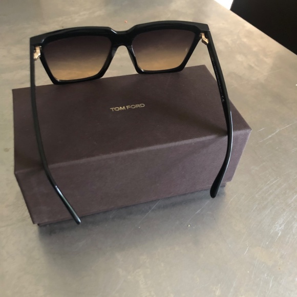 Tom Ford Sabrina black plastic sunglasses main image 5
